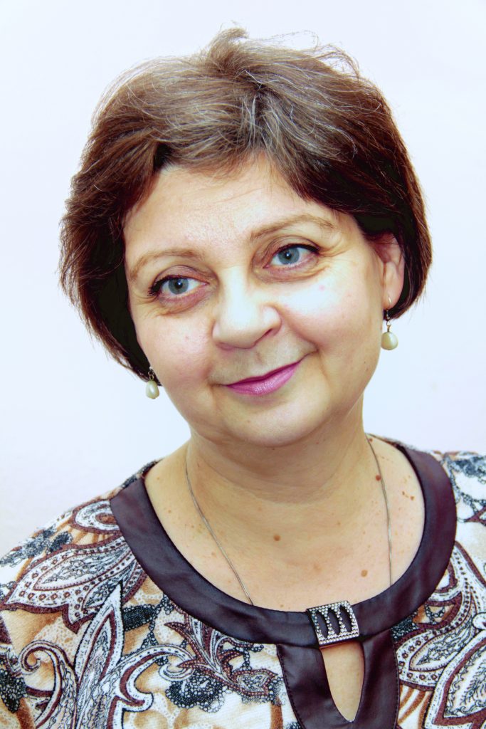 кандидат мистецтвознавства, викладач-методист Інна Віталіївна Полібіна